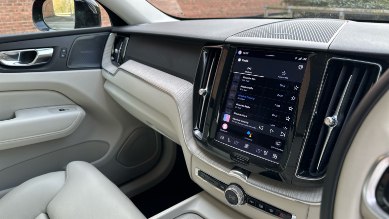 Volvo XC60 2.0 B5P Plus Dark 5dr AWD Geartronic Petrol Estate